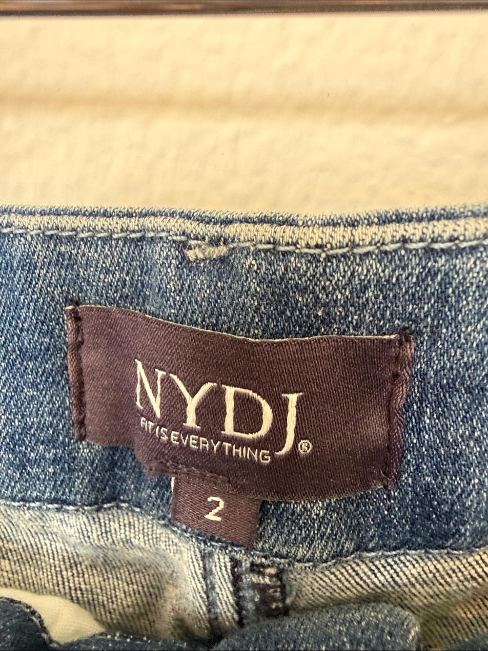 NYDJ Patchie Major Wide Leg Capri Jeans
- Compass - Size 2 - Picture 6 of 12